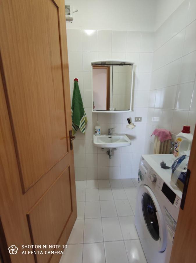 Casa Di Gigi- Comodo Appartamento In ガラティーナ エクステリア 写真