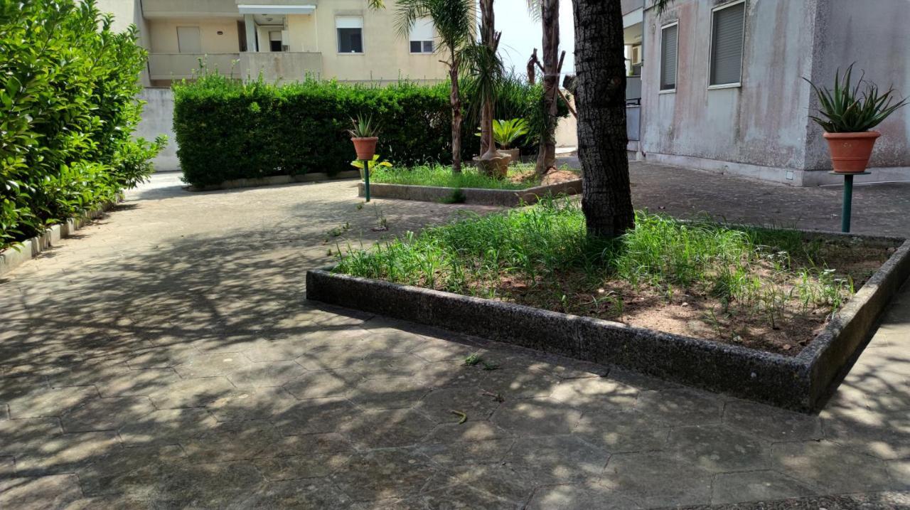 Casa Di Gigi- Comodo Appartamento In ガラティーナ エクステリア 写真