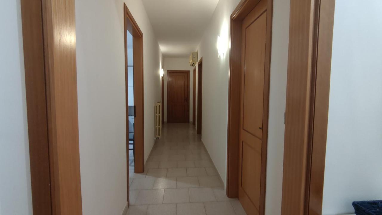 Casa Di Gigi- Comodo Appartamento In ガラティーナ エクステリア 写真